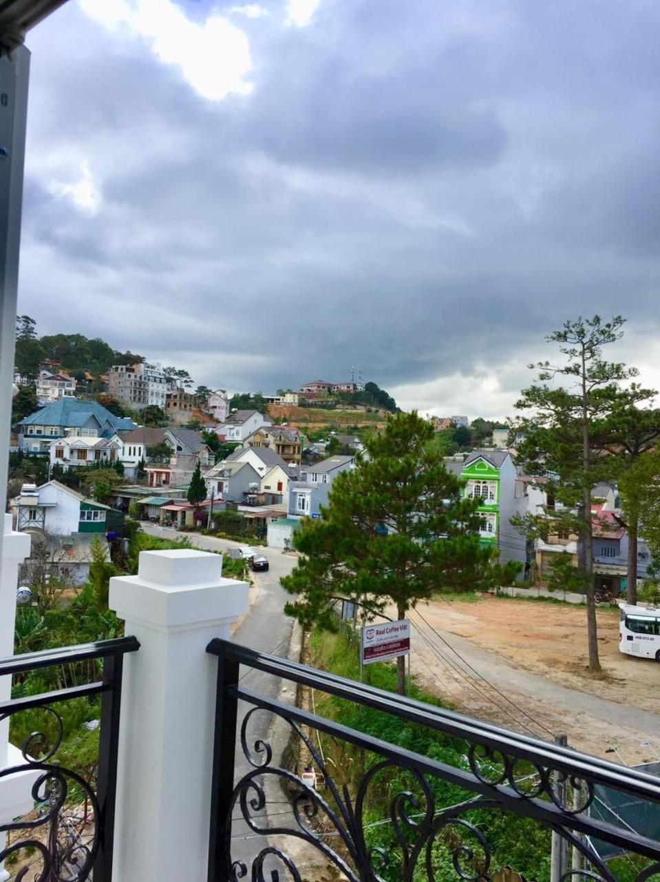 Aurora Hotel Dalat Exteriör bild